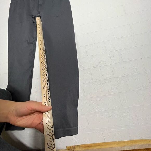 Gymshark Women’s Charcoal Mid Rise Leggings Size Medium - Picture 6 of 8